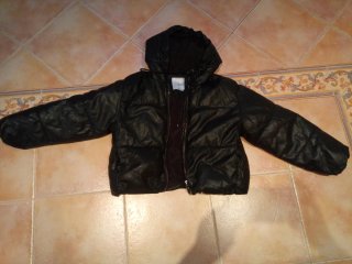 Cazadora acolchada polipiel negra Bershka Talla S