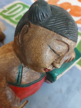Sujetalibros de madera figuras durmiendo