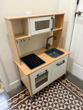 Cocina de juguete de madera , muy cuidada