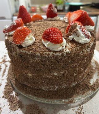 Tartas de cumpleaños tres leches, fresa con crema