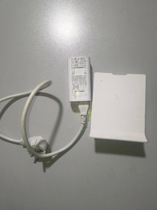 Router WiFi Ubiquiti + Fuente de Alimentación