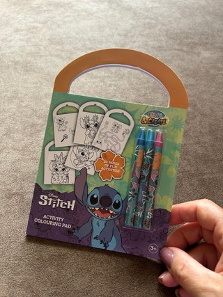Libricino Disney Stitch con matite colorate