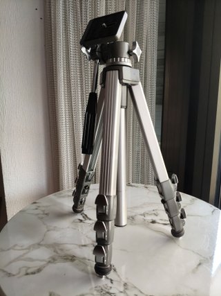Filtros Nikon y Vivitar, Trípode VELBON SE-4