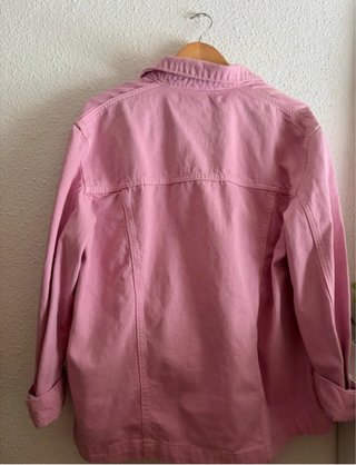 Cazadora vaquera Zara rosa
