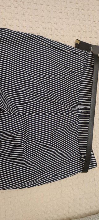 Pantalón rayas azul y blanco con cinturón