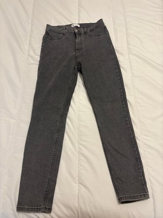 Pantalón vaquero Zara gris talla 40