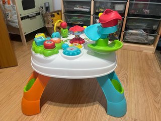Mesa de actividades infantil