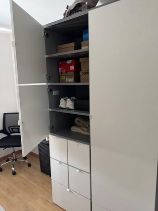 Armario modular blanco y gris