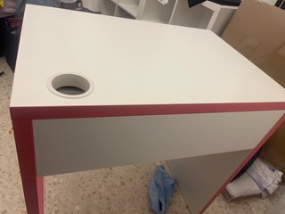 Escritorio Ikea Blanco y Rosa