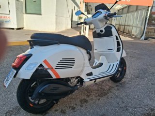 Vespa 300 SuperSport HPE