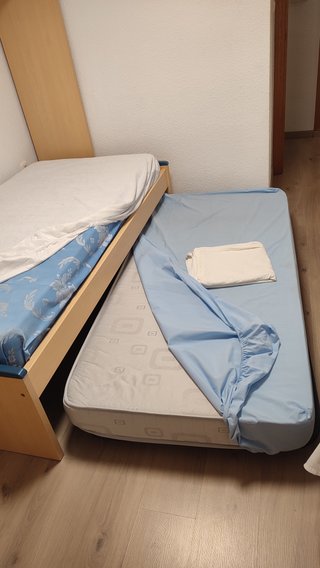 Cama nido con estructura de madera