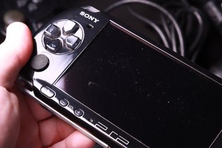 Consola Sony PSP-3004 Negra + 3 Juegos
