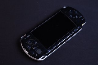 Consola Sony PSP-3004 Negra + 3 Juegos