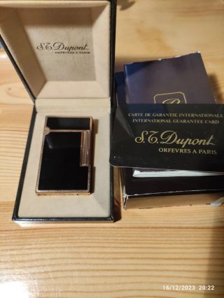 Encendedor S.T. Dupont Negro y Dorado