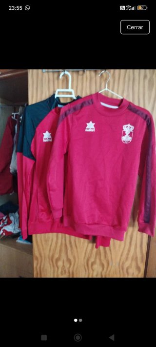 Conjunto deportivo Luanvi rojo y negro