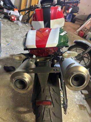 Ducati Monster 696 limimitada para a2