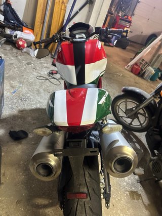 Ducati Monster 696 limimitada para a2