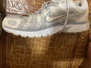 Zapatillas nike  P-6000 grises y blancas