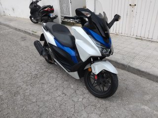 Honda Forza 125 Maxi Scooter