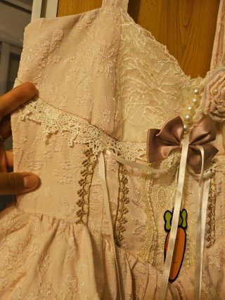Vestido Lolita rosa con volantes
