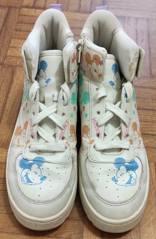 Zapatillas infantiles tipo bota Zara Mickey Mouse