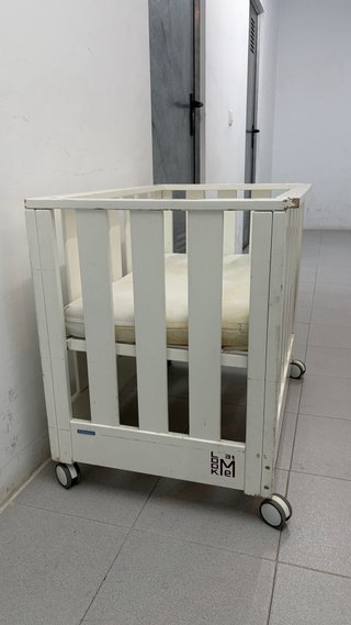 Mini cuna con ruedas