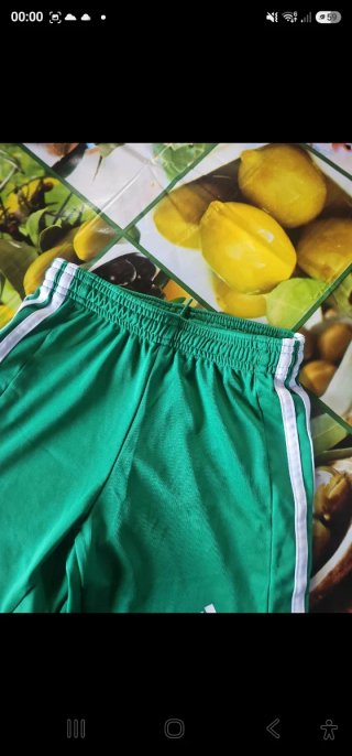 Pantaloncini Adidas Bimbo 7/8 Anni Verdi