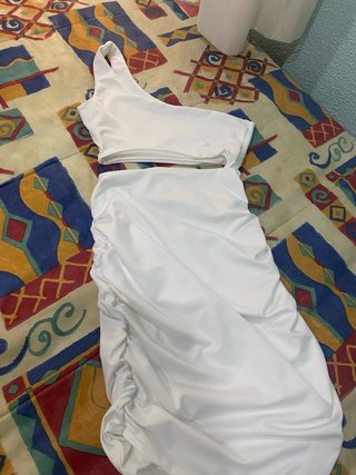 Vestido blanco fruncido
