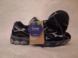 Zapatillas ASICS Negras y Grises Nuevas