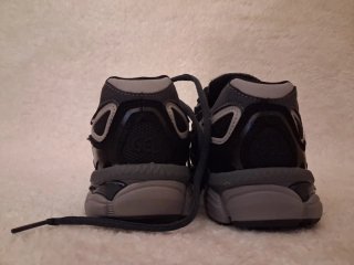 Zapatillas ASICS Negras y Grises Nuevas