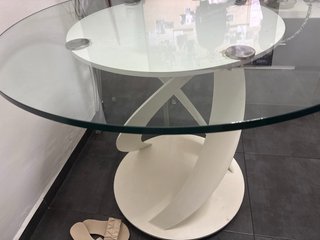 Mesa de salón blanca cristal y madera