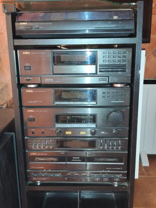 Equipo de música AIWA con tocadiscos