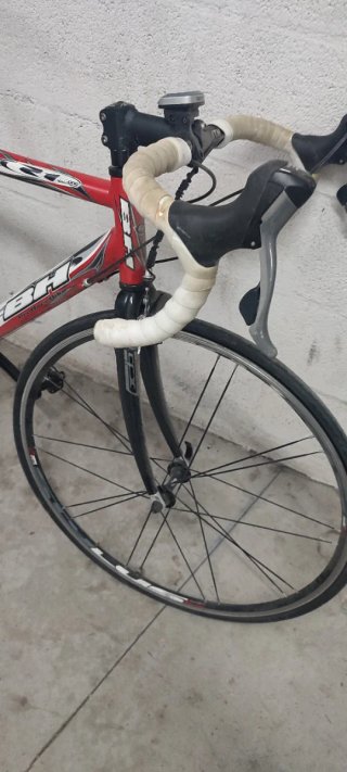 Bicicleta BH de carretera