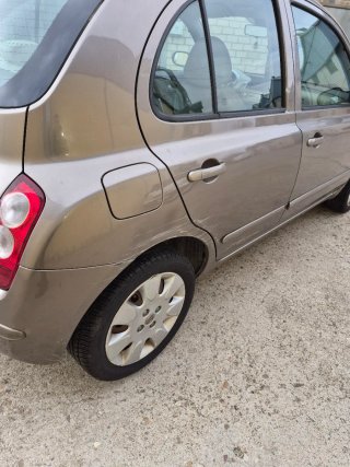 Nissan Micra 2005 pegatina "B" gasolina