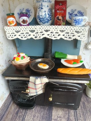 Cocina miniatura con accesorios