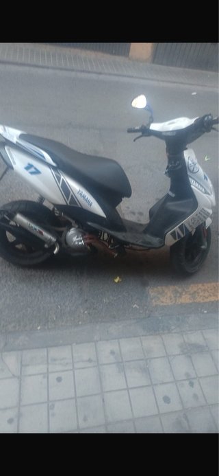 Yamaha Scooter Blanca