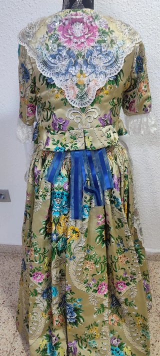 Traje de Fallera bordado