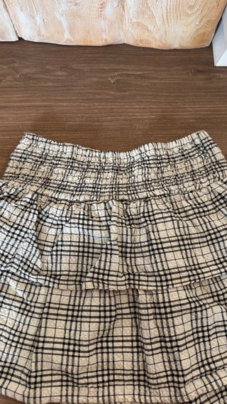 Falda de cuadros beige y negra