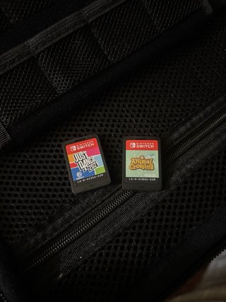 Nintendo Switch + 3 juegos + Caja + 2 Fundas