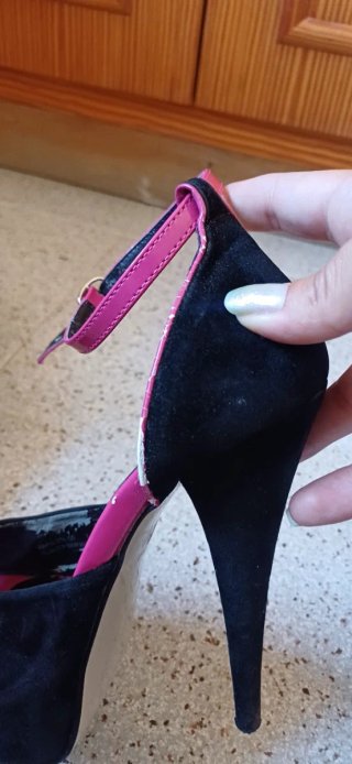 Tacones Terciopelo Negro y Fucsia
