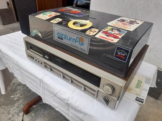 Giradischi e amplificatore vintage