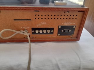 Giradischi e amplificatore vintage
