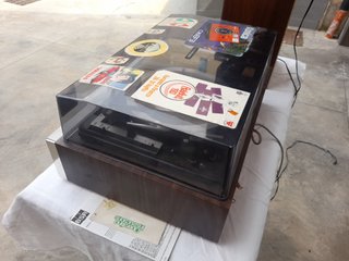 Giradischi e amplificatore vintage