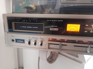 Giradischi e amplificatore vintage