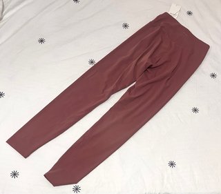 Conjunto deportivo sudadera y mallas Oysho rosa