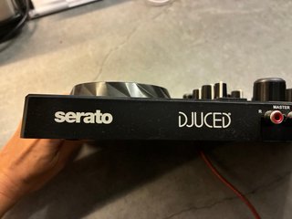 Mesa de mezclas Serato Hercules DJControl