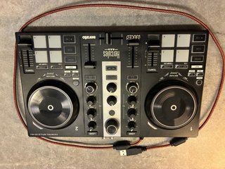 Mesa de mezclas Serato Hercules DJControl
