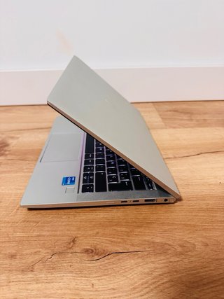 HP Elitebook 830 G8 16RAM/i5 11Gen/256SSD/W6/Win11