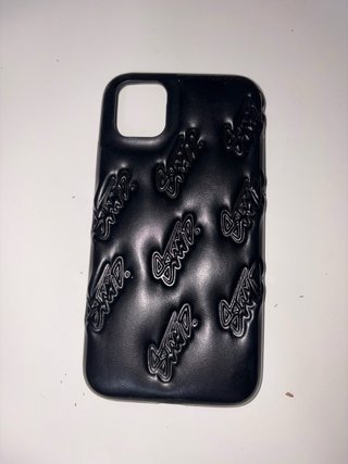 Funda móvil negra acolchada