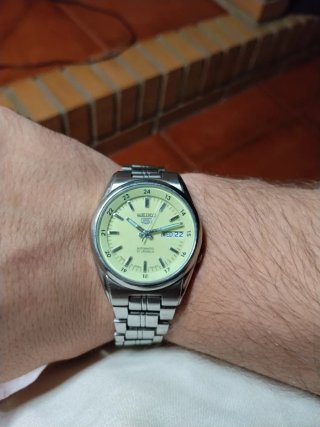 Seiko 5 Automático Full Lumen